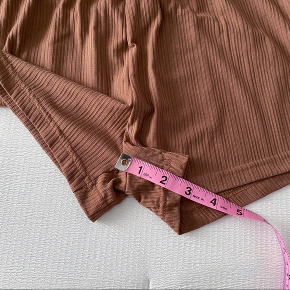 Brown Short Ribbed Stretchy Shorts - Picture 3 of 11